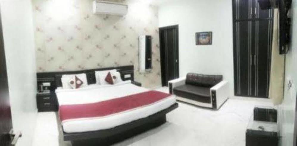 Star Hotel อัครา ภายนอก รูปภาพ